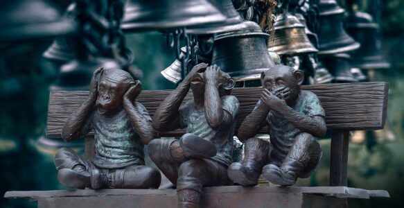 22. İşine gelmeyen olayları anlamıyormuş/duymuyormuş gibi yapma taktikleri ve onları karşısındakine fatura etme eğilimi